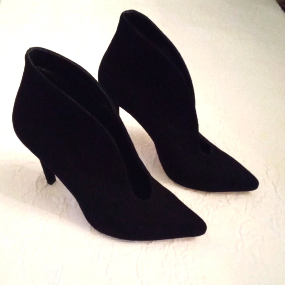 Valentina Women's Black Suede Leather High Ankle Pump Front Opening